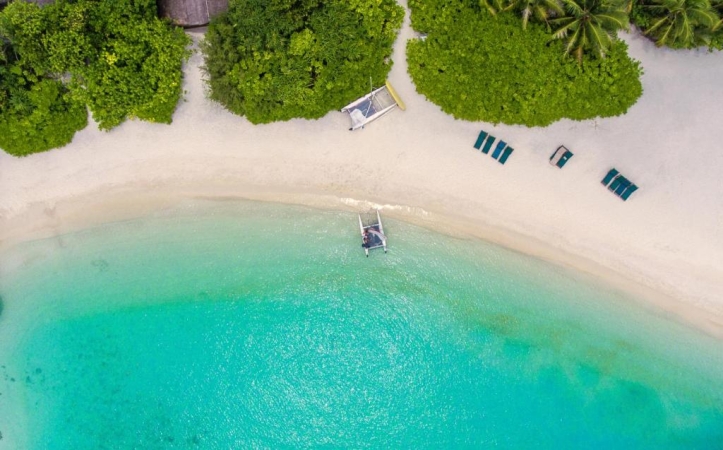 MAKUNUDU ISLAND MALDIVE